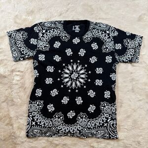 SUPREME x Hanes Bandana Tagless T-shirt Sz Medium